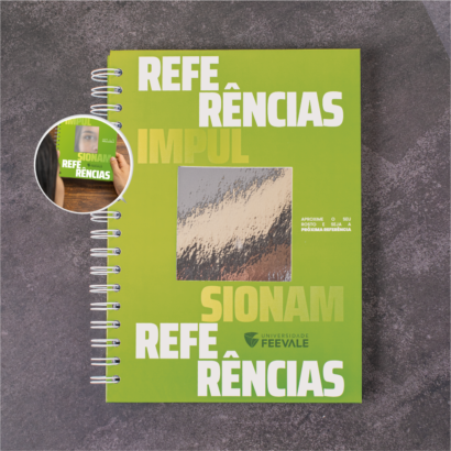 Caderno Capa Recorte e Lâmina Especial